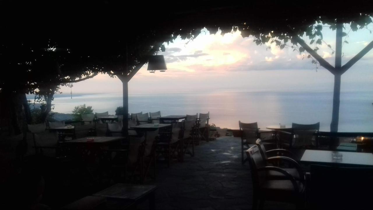 Enastron Guesthouse Palaios Panteleimonas Luaran gambar