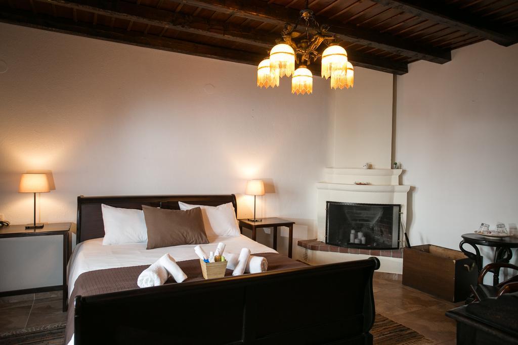 Enastron Guesthouse Palaios Panteleimonas Bilik gambar