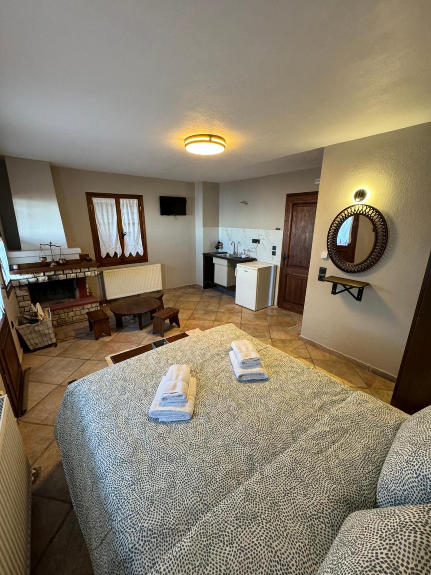 Enastron Guesthouse Palaios Panteleimonas Luaran gambar