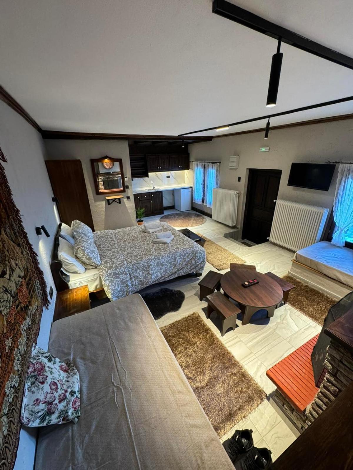 Enastron Guesthouse Palaios Panteleimonas Luaran gambar