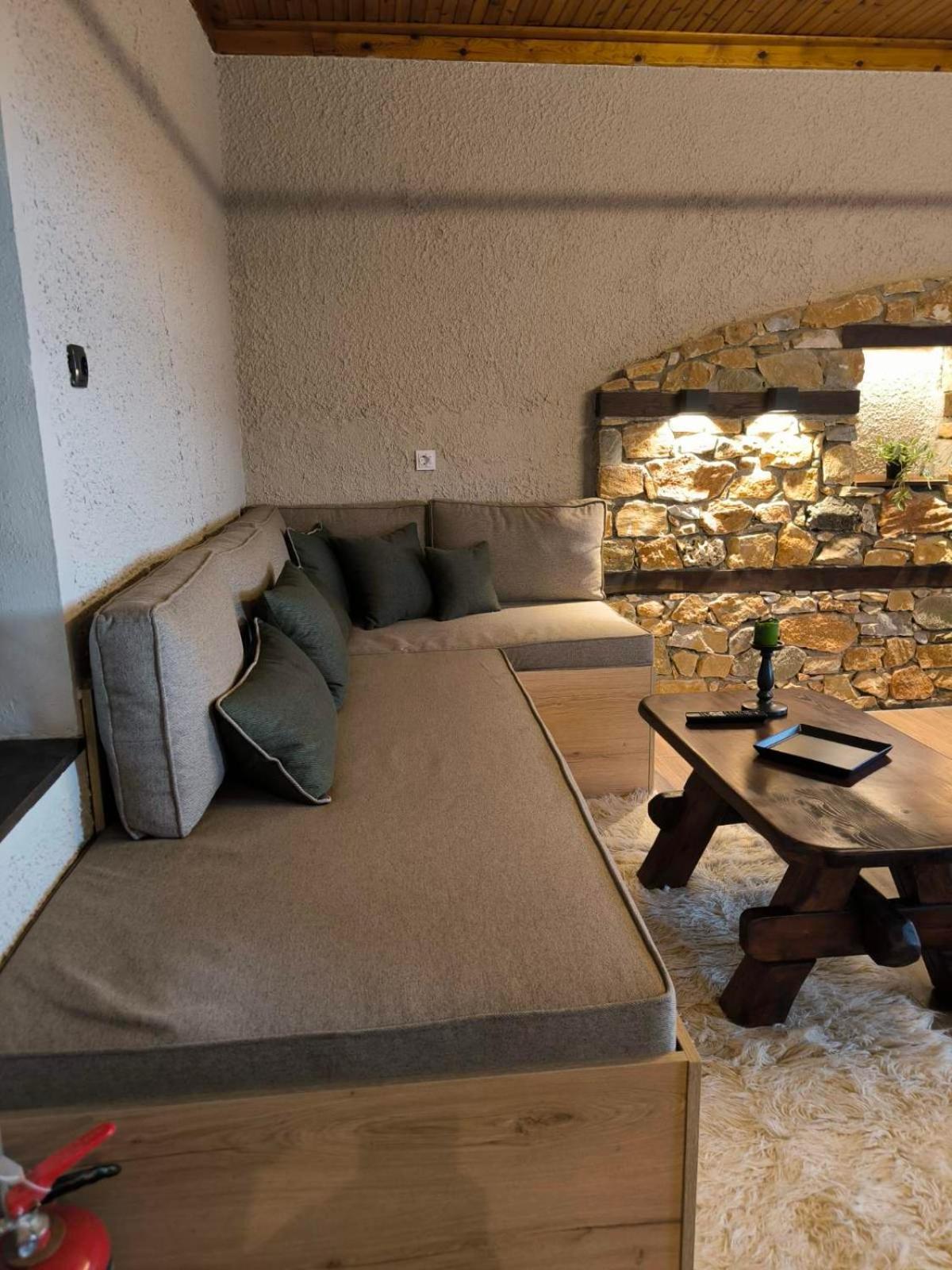Enastron Guesthouse Palaios Panteleimonas Luaran gambar